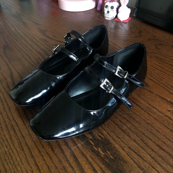 Shoes - Patent Mary Jane Flats